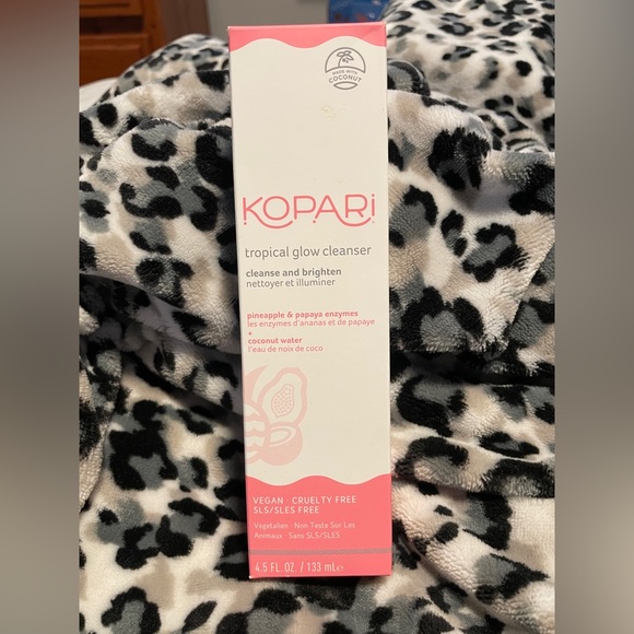 NIB KOPARI TROPICAL FACE CLEANSER & COCONUT FACE CREAM - Picture 3 of 12